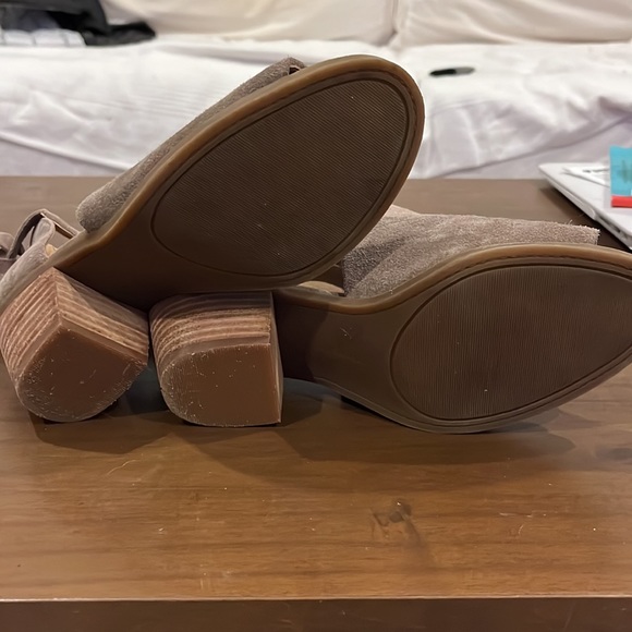 Lucky Brand Betsee Suede Peep Toe Booties Size 7.5 So cute ties in back - Picture 6 of 8